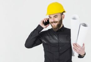 zvonit-stel специалист СТЭЛ с чертежами звонит по телефону